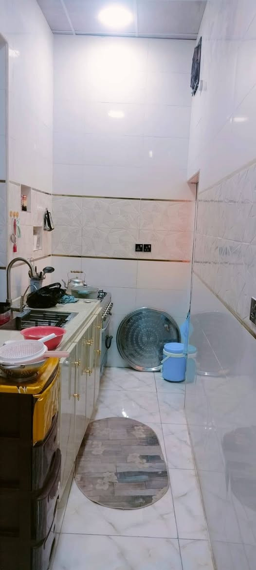 سلام عليكم بيت زراعي للبيع ازديناويه قرب مدرسه الواثق يبعد ١٥٠م ع الشارع الرئيسي مساحه 360م السعر ١٠٠ وبي مجال البيت نضيف جدآ  ***********
