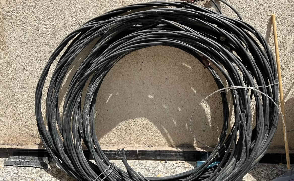 السلام عليكم ظفيره للبيع حجم الظفيره 95 ثري فيز  طولها 70 متر صافي علما الظفير غير مقعه او مقشوط منها السعر 425 وبيها مجال بسيط للاستفسار ***********
