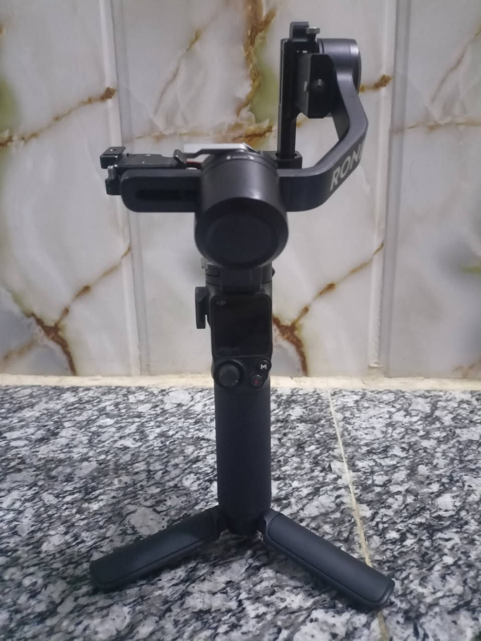 رونين جديد DJI 3 MINI
سعر 225 وبي مجال
