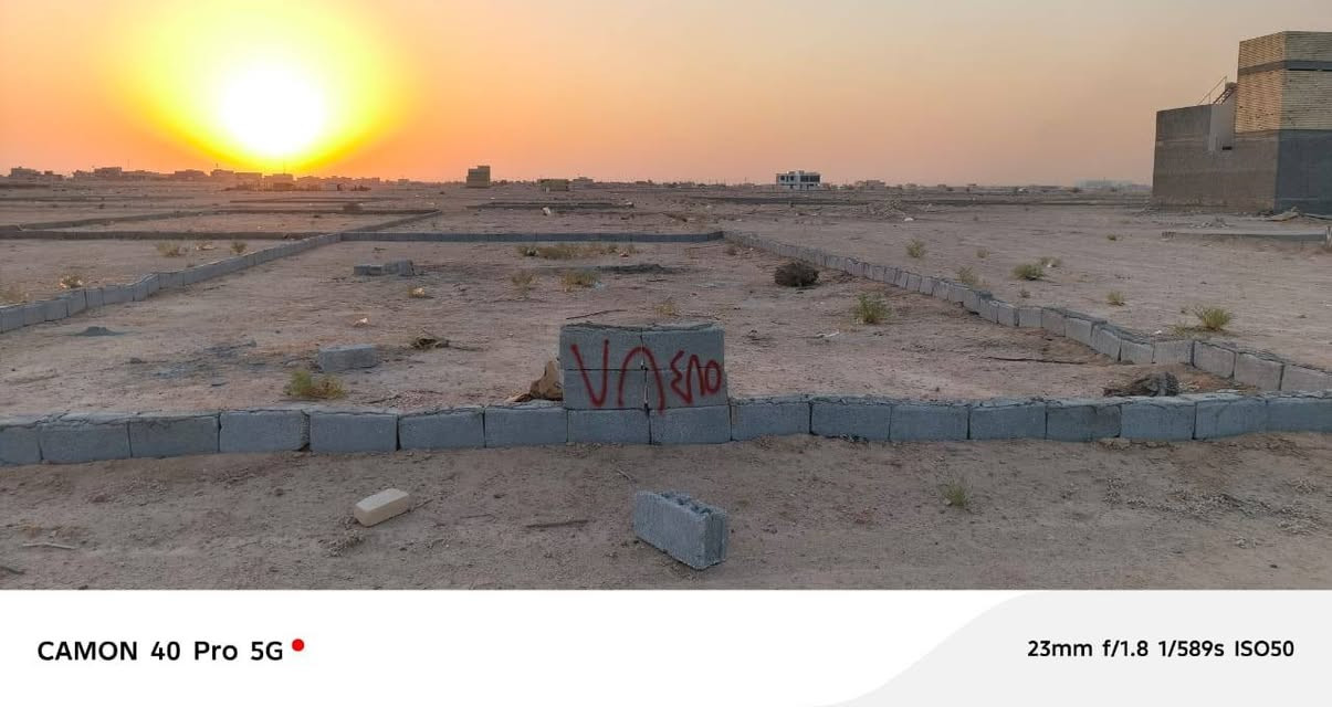قطعه ركن حي الصحة الثانية مجاور حديقة مجمع المروج السكني المساحة الكلية ٢٠٠م موقع مميز السعر خاص أو الاتصال على الرقم ***********
