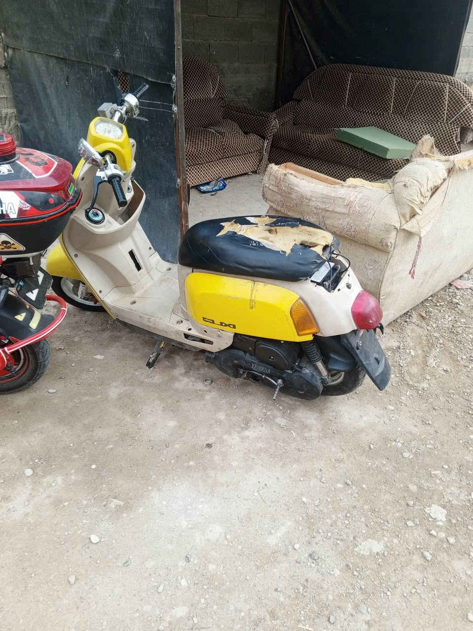بوليس • ليموني • واتساب