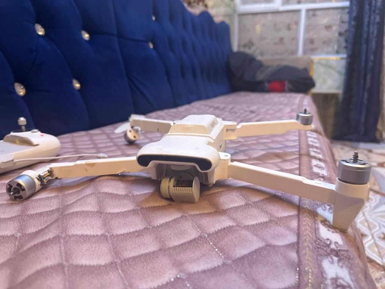 طياره للبيع  نوع fma x8tli max 
درون بيها حادث وكعت من ارتفاع يراد بس يلحم ذراع وكمنبل مال كامره وكف بس كامره شغاله عراضها ملحقاتها كلها كامله كارتونه موجوده طياره جديده صار الها ٤ اشهر من مشتريها تواصل *********** 
موقع الشعب شارع الصحه مكان تواجدي رايده ٢٧٥ الف لان محتاج وبيها مجال شيء قليل كلش 
مكلف بل نشر
