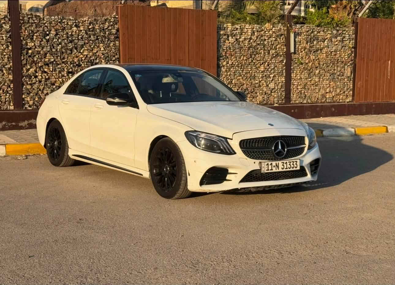 🛑 غير متواجد على الفيس اي استفسار اتصل على الرقم
🚘 مرسيدس C300 موديل 2015
للبيع – وارد أمريكي 🇺🇸
سعر جداً مناسب وعليهة رقم مميز ابيعه ويه السياره 💯

✅ صور الحادث مرفقة داخل المنشور.
✅ السيارة بيها صبغ قطعتين ونص فقط، بدون دواخل.
✅ المكينة والگير على وضع الشركة.

🔹 المواصفات:
* بصمة تشغيل
* مقاعد جلد
* كشن ميموري
* ستيرن كهربائي
* تبريد مقعدين
* مواصفات معروفة لفئة C300
📍 الموقع: بغداد

💰 السعر: 155 
📞 للاستفسار: ***********
