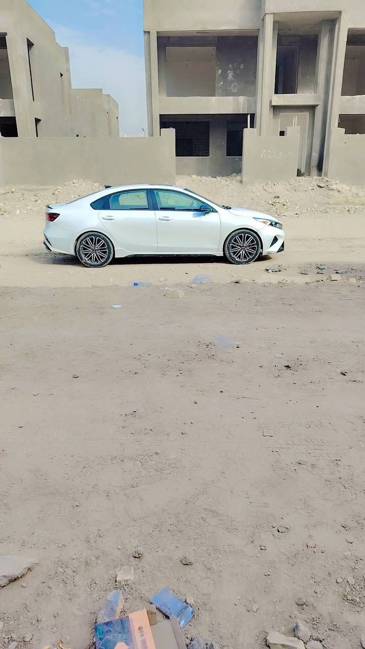 مرقم مثنى معوقين بعدسنه وحده وتصير حره اعلا فئه بل فورتي جيتي فول واحد ع واحدموديل 22لون ابيض صدفي 135وبيها مجال بسيط الشراي يتصل لايتعبني حادث جاملغ وبنيد 60الف ماشيه وقابله لزياده***********
