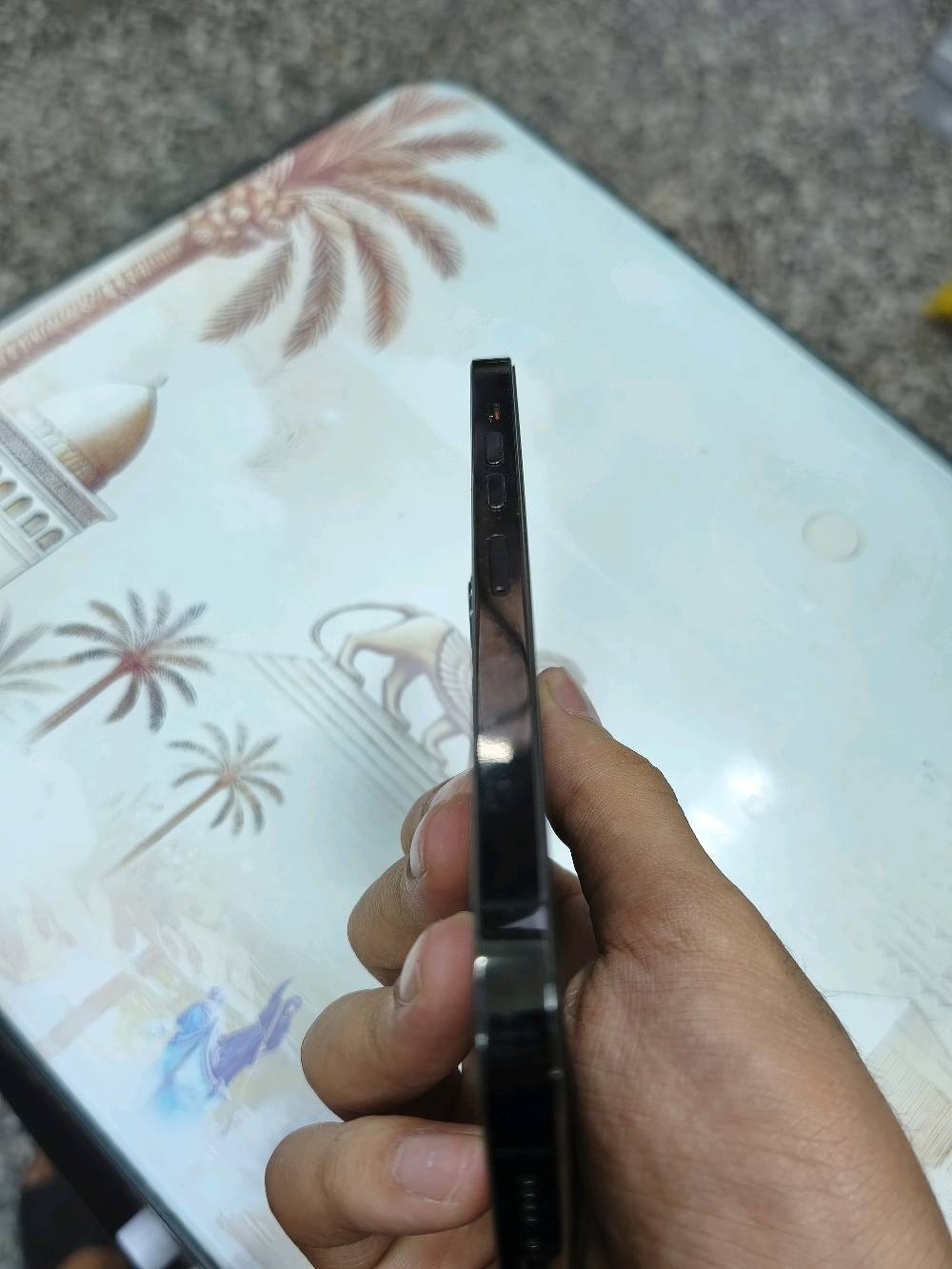 📱 للبيع iPhone 13 Pro Max 🔥

💰 السعر: 480 ألف — وبي مجال بسيط حك الجيه

الجهاز نظافته فول الفول 💯 وحالته كلش حلوة، وكلشي بي شغال ومجرب على الفحص ✅

🔹 ذاكرة 256GB
🔹 دبل سيم
🔹 شاشة أصلية وبلاديه ومكفوله
🔹 اللمس سريع وسلس ⚡
🔹 Face ID شغال ومكفول
🔹 الكامرات كلها شغالة ومكفولة وتصويرها دقة عالية 📸
🔹 السبيكرات والصوت فول الفول 🔊
🔹 الواي فاي ✅
🔹 البلوتوث ✅
🔹 الشبكة والاتصالات مجربة
🔹 الجهاز سريع وسلس وما بي ثقل
🔹 البطارية مبدلة بنوعية ممتازة وحالياً تقره 100%
🔹 الجهاز نظيف جداً من الداخل والخارج

⚠️ ملاحظة: السيم كارت مرات يشتغل ومرات يوكف، ويرادله تصليح بسيط، ولهذا مذكور بالسعر.

📍 المكان: بغداد — حي العامل، قرب شارع المصرف



📞 الشراي يجي 

💰 480 ألف وبي مجال بسيط حك الجيه