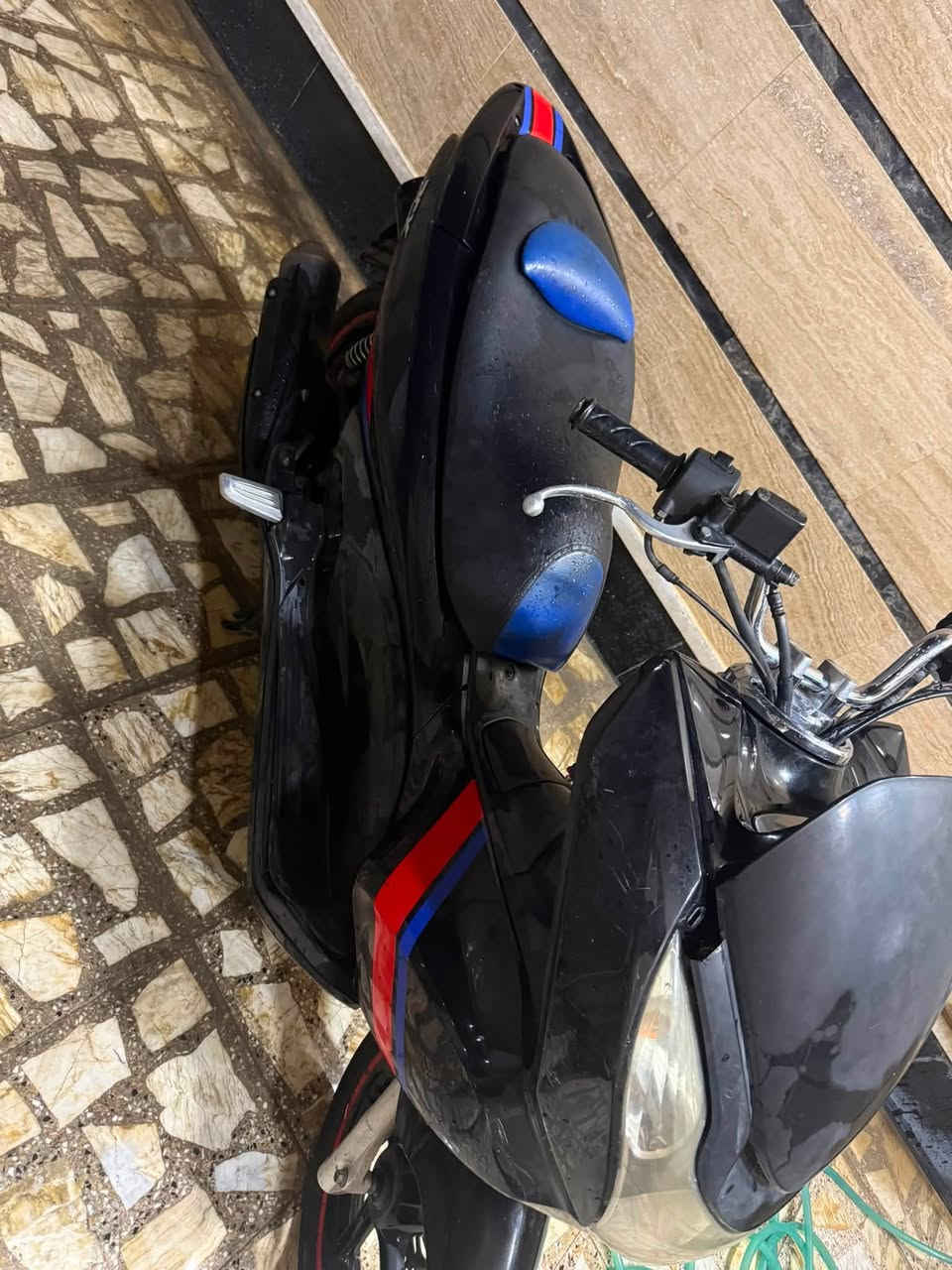 سلام عليكم 
دراجه pcx ياباني محرك ١٢٥ 
كله شغال حساسات استان ازدحام كهربائياتها 
سعرها ١٣٠٠
مكاني الاعظمية 
لاستفسار واتساب فقط او ماسنجر ***********
