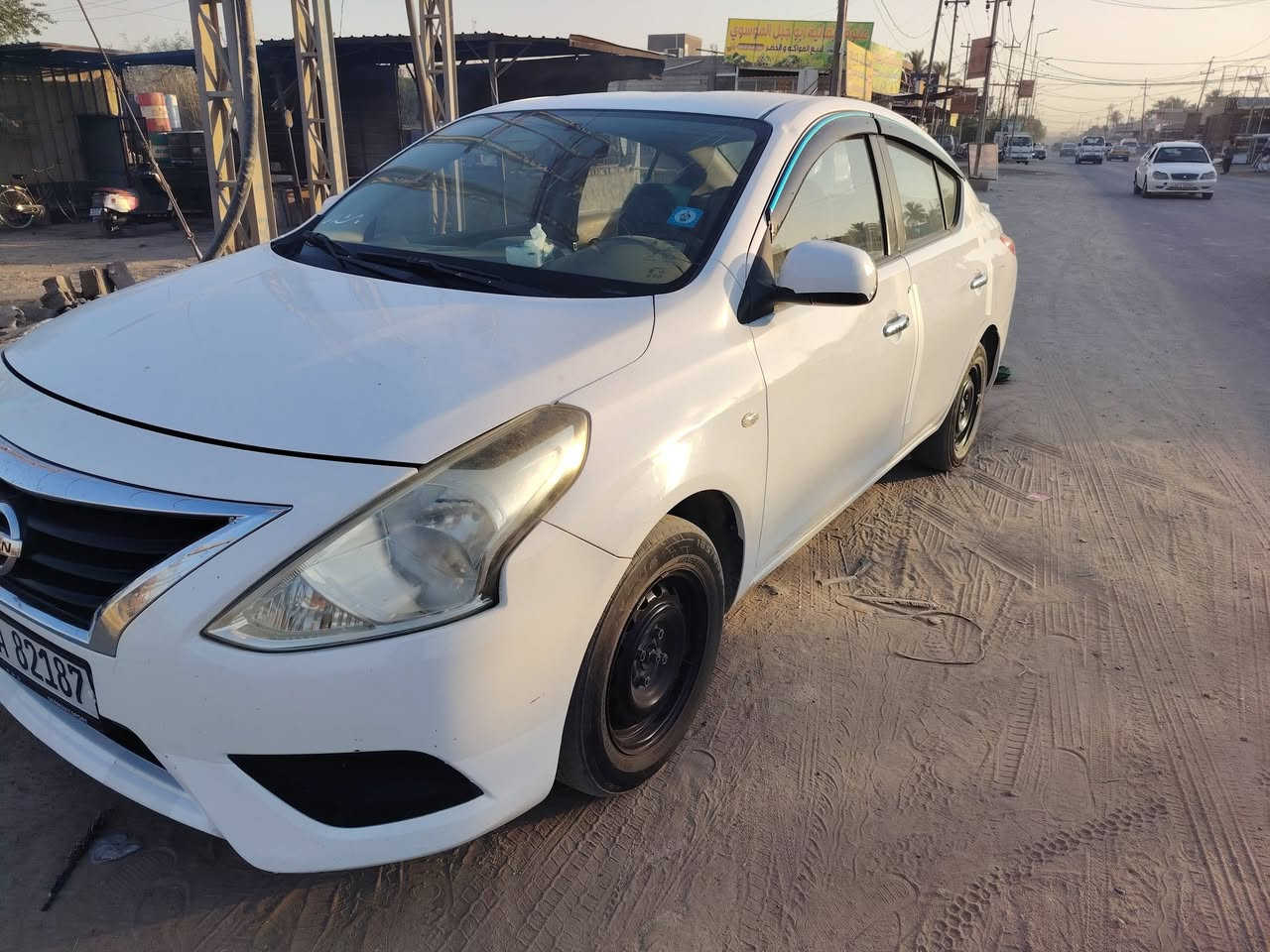 السلام عليكم
نيسان سني هندي بليته زركه موديل 2018
رقم بابل باسمي تحويل ثاني يوم سياره مال بيت مرتبه معايزه شي بيها باب السايق صبغ او بارد بسيط سياره مرتبه مال جناي محرك كير تبريد كفاله سياره كلها سعرها 95 بيها مجال بسيط  عنواني بابل الكفل ***********
