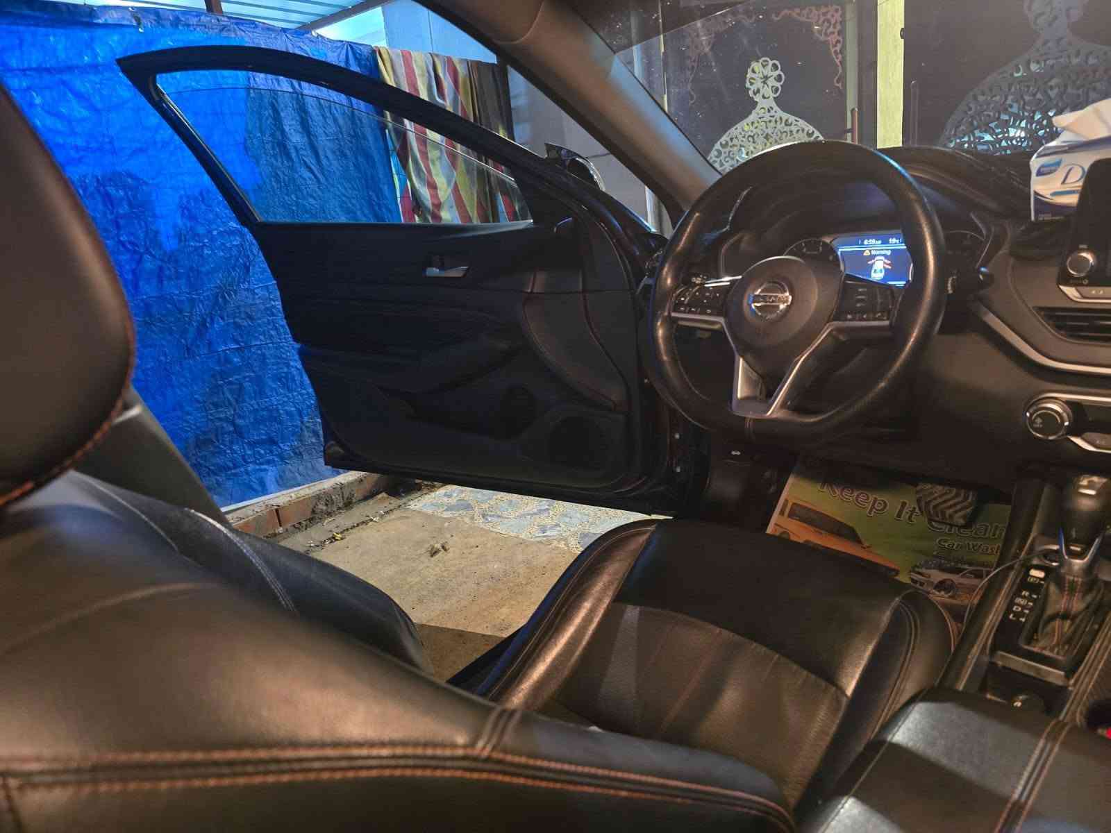 السلام عليكم للبيع نيسان التما موديل 2019 SR ماشيه 200 كم رقم بغداد محرك كير صدر تبريد كله مقفوله ضربته جاملوخ وبنيد مصبوغات بدون دواخل السياره بسمي السعر 130 وبيه مجال مكان السياره ديالى بعقوبة***********
