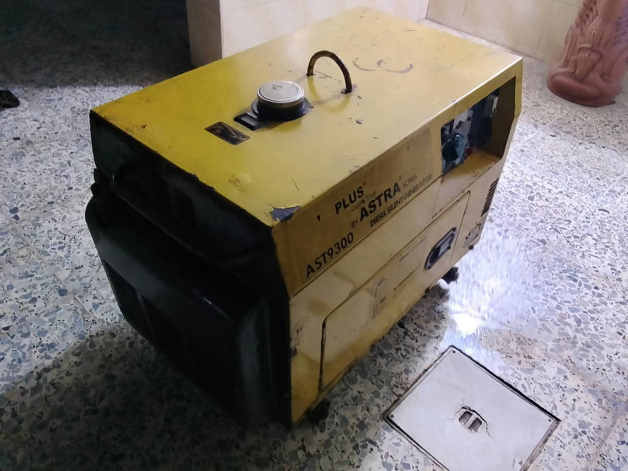 للبيع كامه كاتم خمسة كيفي عشرين انبير نضيفه ما مفتوحه المكان بغداد التاجي ***********
