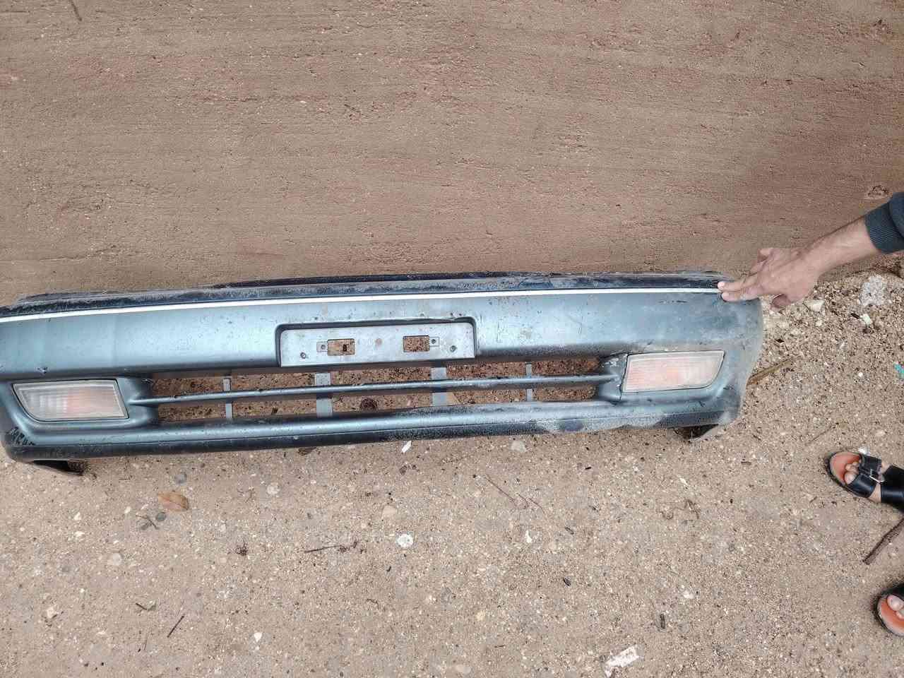 السلام عليكم للبيع اربعة ابواب كامله مع البطاين والجام وجاملغ ايمن وباب خلفي ودعاميه اماميه وخلفيه مع النرمايد والمري الجانبيه ارنب استيشن لون نيلي السعر 700 الف العنوان الانبار حديثه واتساب ***********
