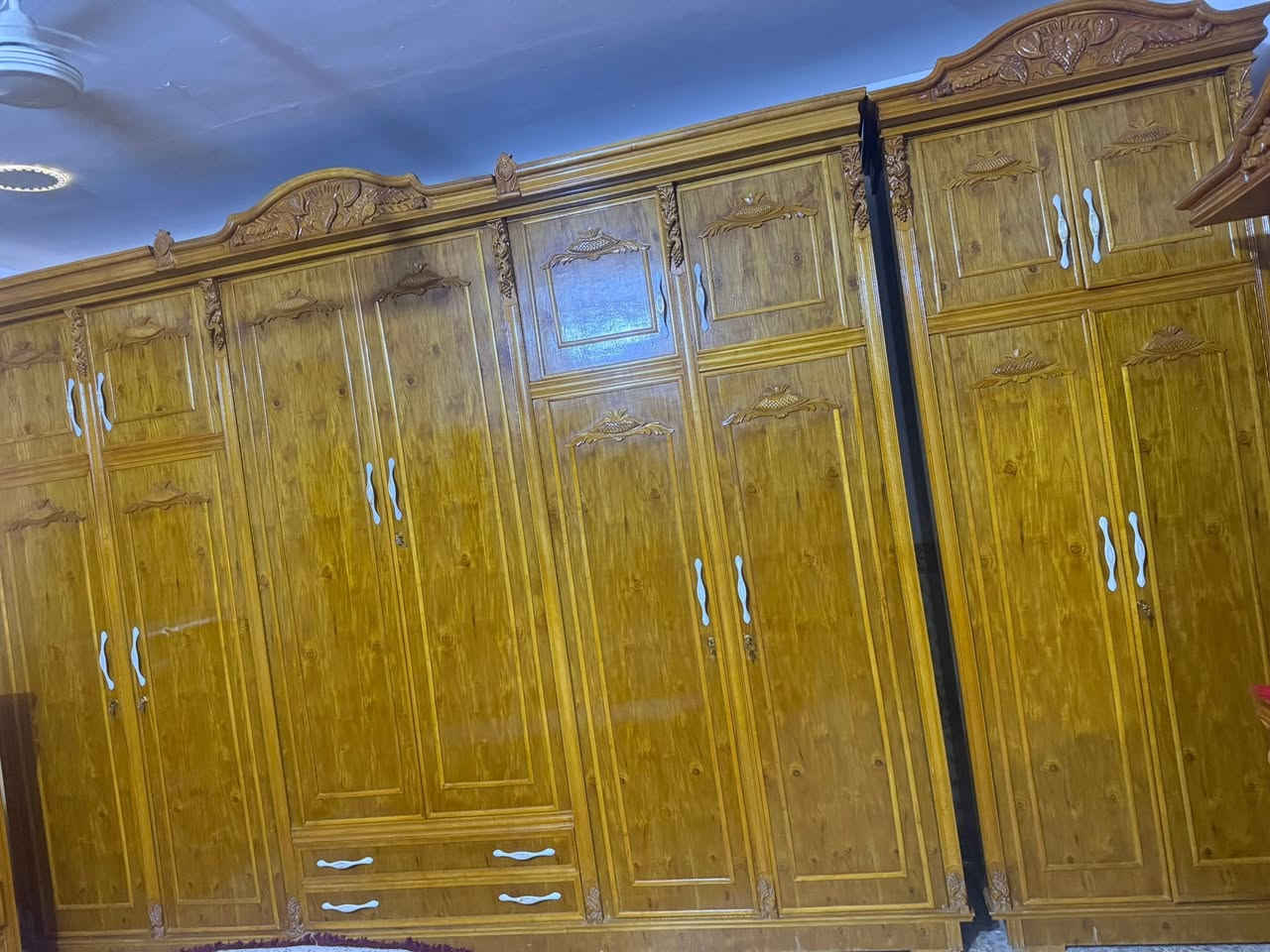 سلام عليكم غرفه نوام مستعمله السعر ٣ملاين وبيهه مجال العنوان بغداد شهداء سيديه الستفسار عله رقم ***********
