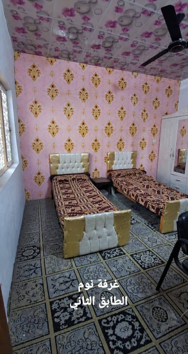 السلام عليكم اخوان
بيت للبيع المساحة٧٠متر واقع حال ١١٤متر بضمنها الحديقة وكراج السيارة البيت طابقين الأول يتكون من استقبال وصالة ومطبخ وحمام مع صحيات الطابق الثاني يتكون من غرفة نوم +صالة +حمام مع صحيات واجهة المنزل ٩متر مع الحديقة والكراج تكون الجبهة ١٦متر مكان البيت الشعلة الدوانم شارع ٦٠ مقابيل شارع ابو طيارة البيت ركن الفرع السعر ٨٠ مليون للاستفسار الاتصال بالرقم ***********
