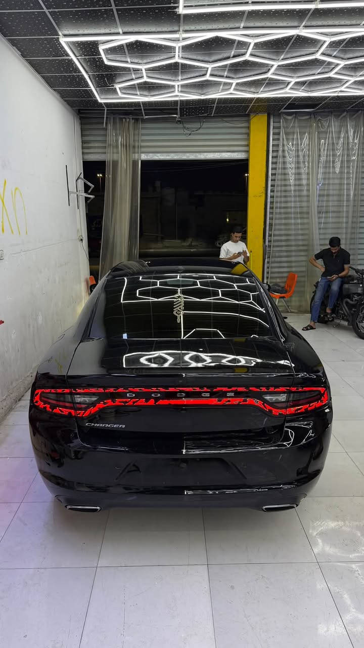جارجر 2019sxt وارد امريكي فقط بنيد بدون دواخل بدون صبغ السياره جاهزه خير من الله كير مكينه تبريد كله بشرط مصروف عليه هواي السياره تجي تشوف بعينك السياره احلى من صور و اي نقص ما بيه  
مكان السياره البصره 
*********** 
ب208وبيه مجال
