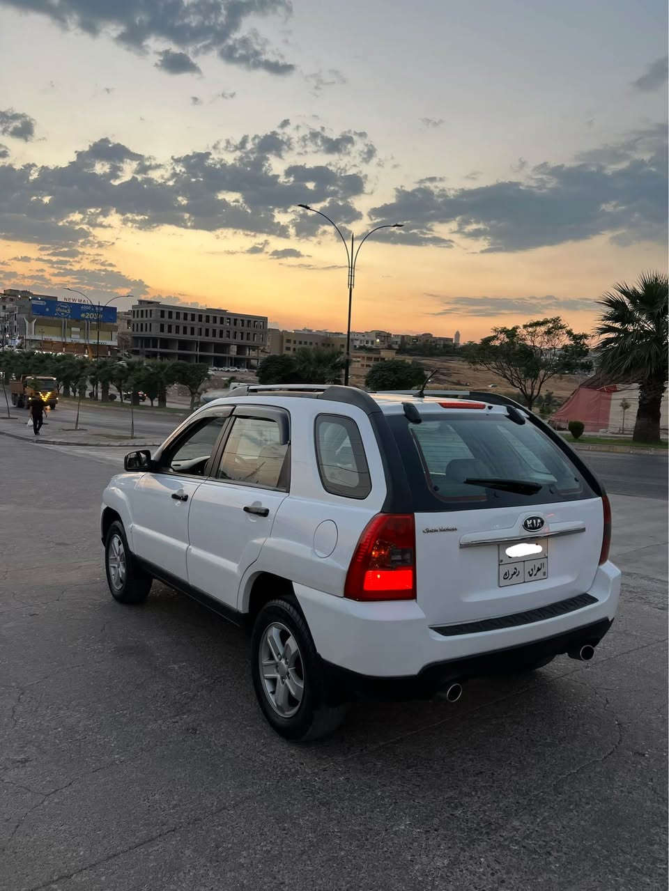 سلام عليكم 
لبيع Kia Sportage/كيا سبورتاج
موديل2009
كير اوتوماتيك
محرك4  كير محرك شرط 
تبريد ثلج ❄️
كهربائي ⚡️ كل شغال 
داخل جديد علي ووضع شركه 
صدر امامي خلفي جديد 🆕 
سيارة جاهزة من الاخير مابيها اي نقص 
بيها ربع بنيد بخ بدون دواخل 
بعد كفاله عامه دعاميه ل دعاميه
رقم شمالي دهوك /ب اسمي شرط تحويل 
عليها غرامات تجاوز السرعه  ٢٥٠$  بعد معامله تنزل سعر
مكان سيارة 🚗 عقرة- قريب موصل اربيل📍

رقم 📞 واتساب
***********
*********** اكر, نينوى
