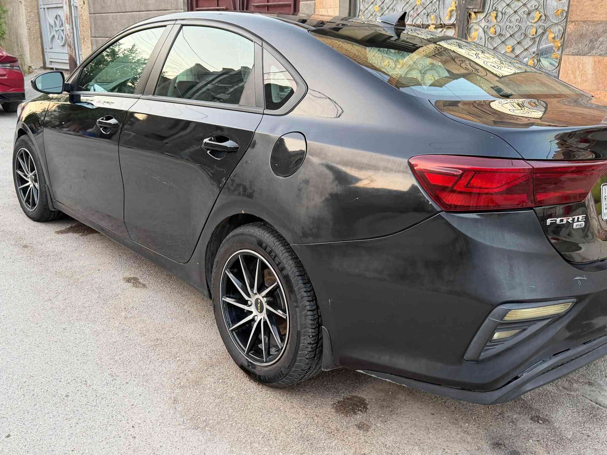 السيارة بيهه صبغ جاملغ خلفي مع دعامية 
مكانها حي الجهاد 
*********** بغداد, العراق

نص مكتوب في الصور:
- X-RAY CAR لفحص السيارات *********** المحرك فتح كيس ناقل الحركة سليم الكهربائيات سليم الملاحظات