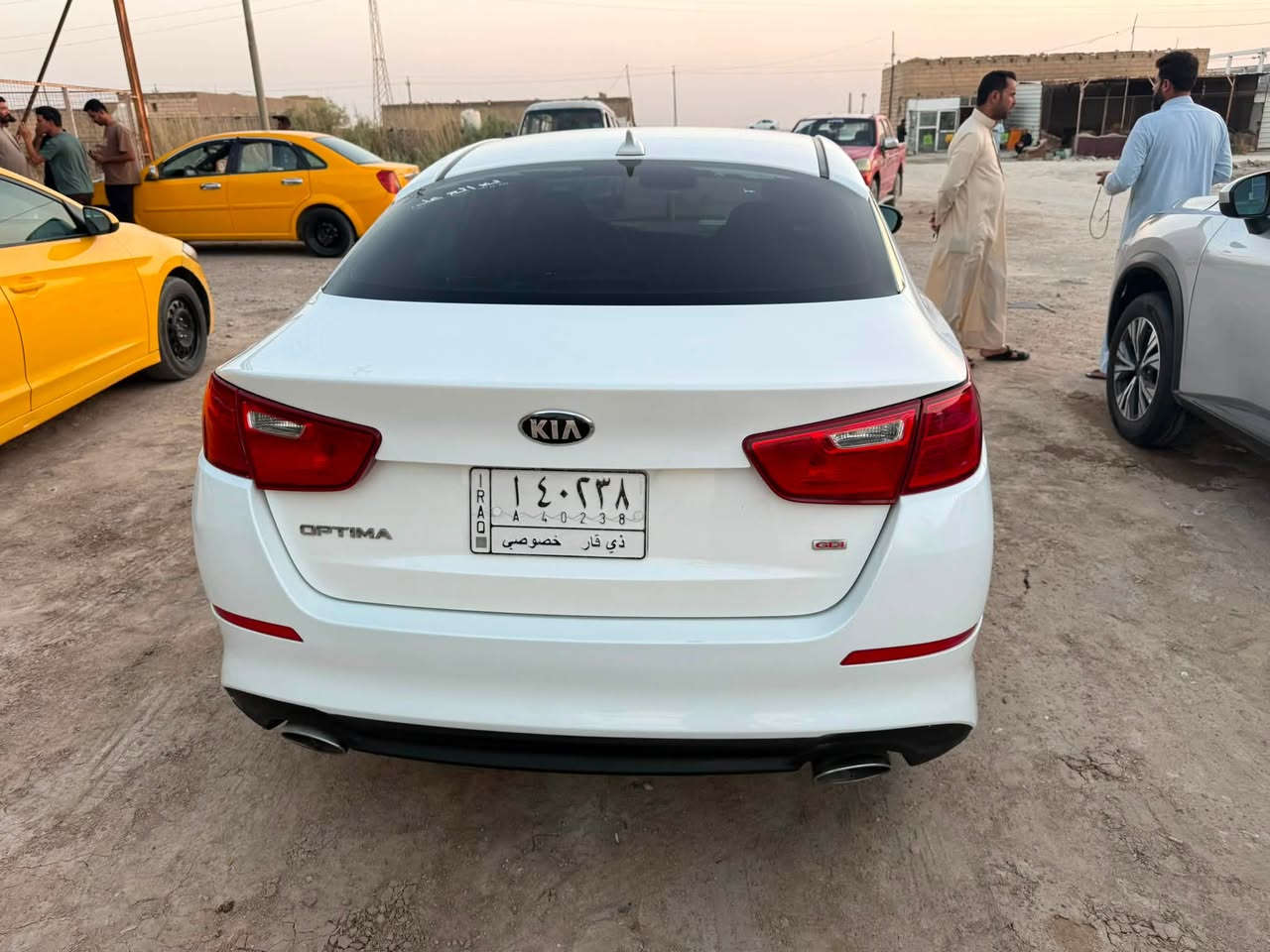 اوبتما 14 امريكي
مكينة 2400 مامفتوحه 
سونارها بالمنشور 
السعر 117 وبيها مجال 
السياره جاهزه ع الاخير 
العنوان ناصرية سوق الشيوخ
للاستفسار ***********
