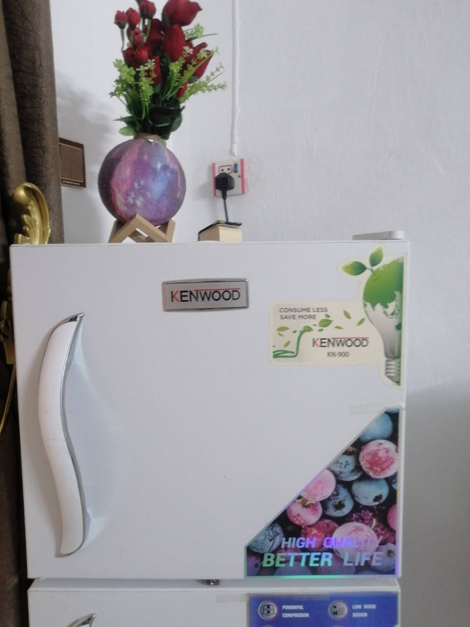 للبيع ثلاجة كينوود (KENWOOD) أصلية بحالة ممتازة 🍏🍅
​الموديل: KN-900
​الحالة: نظيفة جداً وشغالة 100% (تجميد وتبريد قوي، ومحافظة على نظافتها من الداخل والخارج).
​ تصميم عملي بابين، موفرة للطاقة، صوت هادئ ومحرك قوي.
​العنوان [ديالى بعقوبه التحرير خلف الحسينيه]
​السعر: [200 "قابل للتفاوض بالمعقول"]
للإستفسار الاتصال على الرقم
***********
