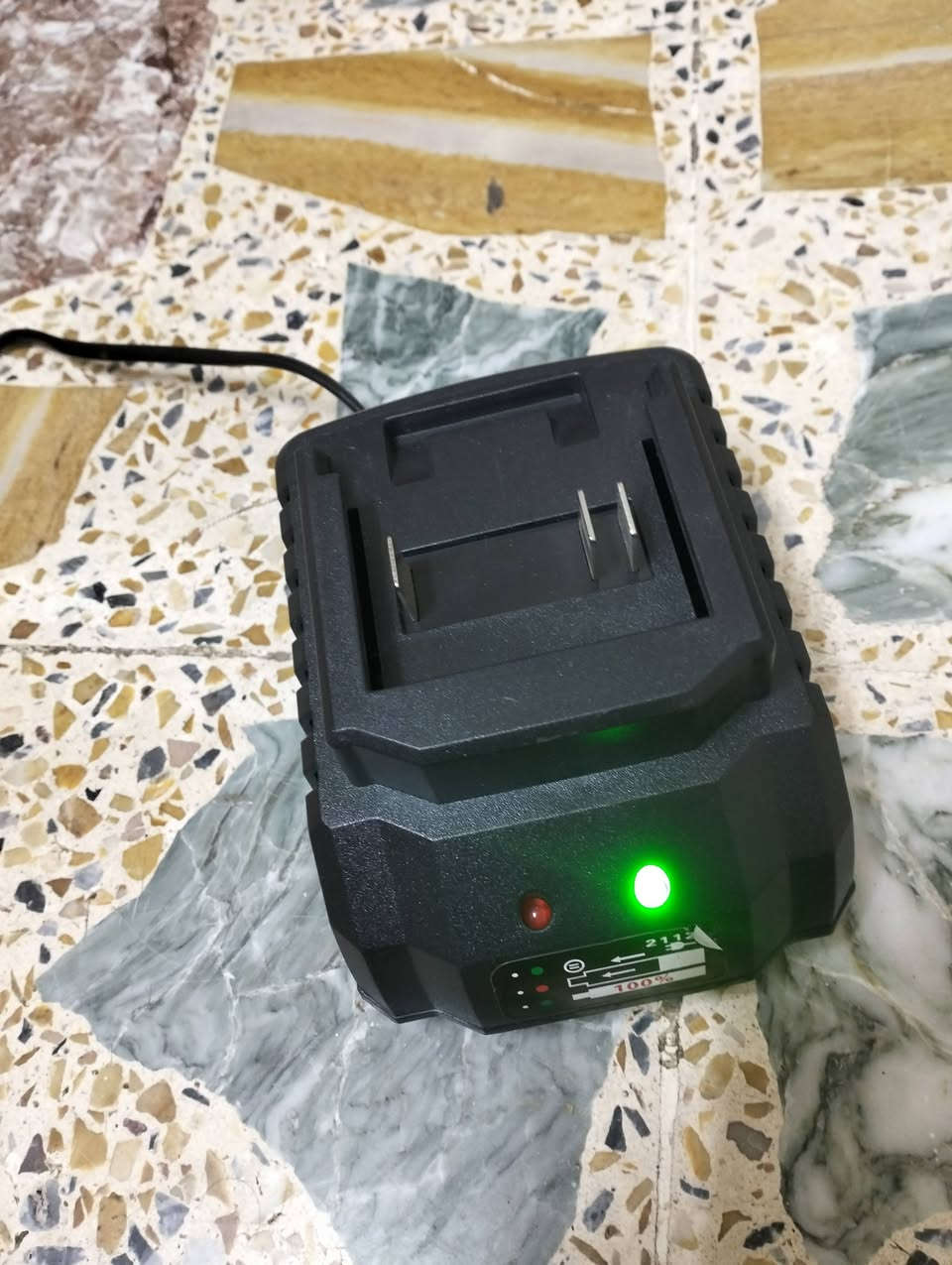 حاشوشات بالة الماني شحن شرط الشغل الاسعار ما يلي 
1 الحاشوشة الصفراء كبيرة الحجم السعر 110 الف مع 2 بطارية جديدة وشاحنة جديدة

20 الحاشوشة الصفراء مع 2 بطارية مستعملة وشاحنة عادية شرط الشغل السعر 95 الف

3 الحاشوشة الحمراء مع 2 بطارية جديدة وشاحنة جديدة السعر 100 الف شرط الشغل 

4الحاشوشة الحمراء مع 2 بطارية مستعملة وشاحنة عادية 85 الف شرط الشغل 

العنوان 
حي الشهداء  جيران صالون ريماس
بالقرب من اسواق سلام 
تخلي ببت طارق الگرمان بظهرك وتطلع عدل
رقم الموبايل ***********
ابراهيم حسن الصالح ابو بسام
