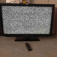 LG • ٣٢ بوصة • حالة ممتازة