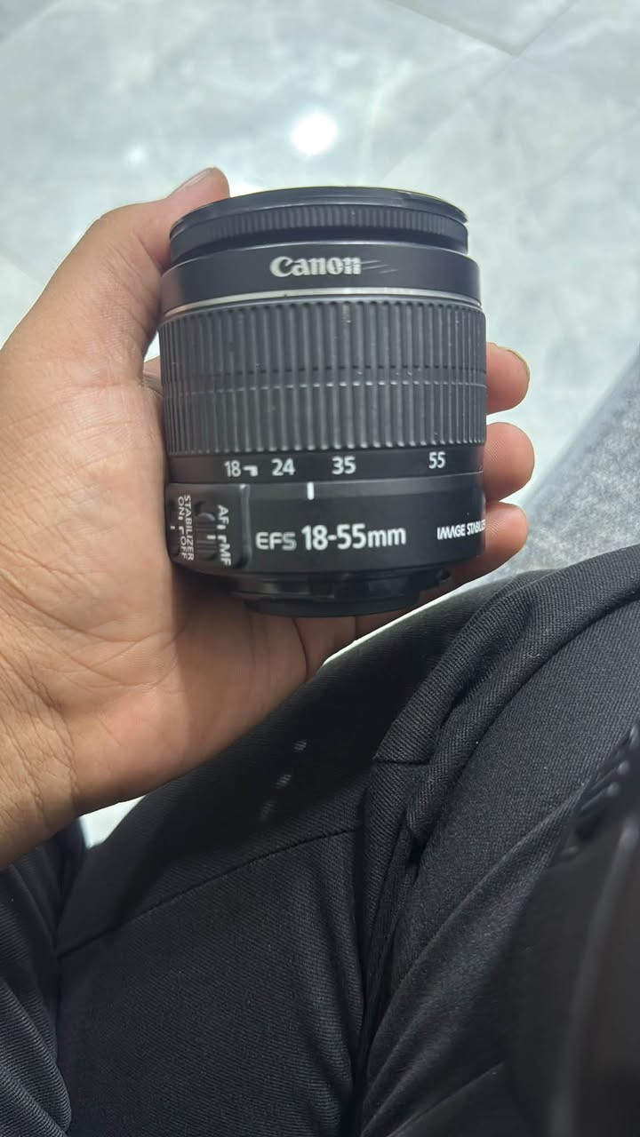 كانون 70d وكانون 5D. الكمرات نضيفه كله استعمال شخصي  معه عدسات عدد 3 معه بطاريات عدد 4  كامل ملحقاتهم وياهن 
الفايف دي. كرتونته وملحقاته كامله   للتواصل ***********
