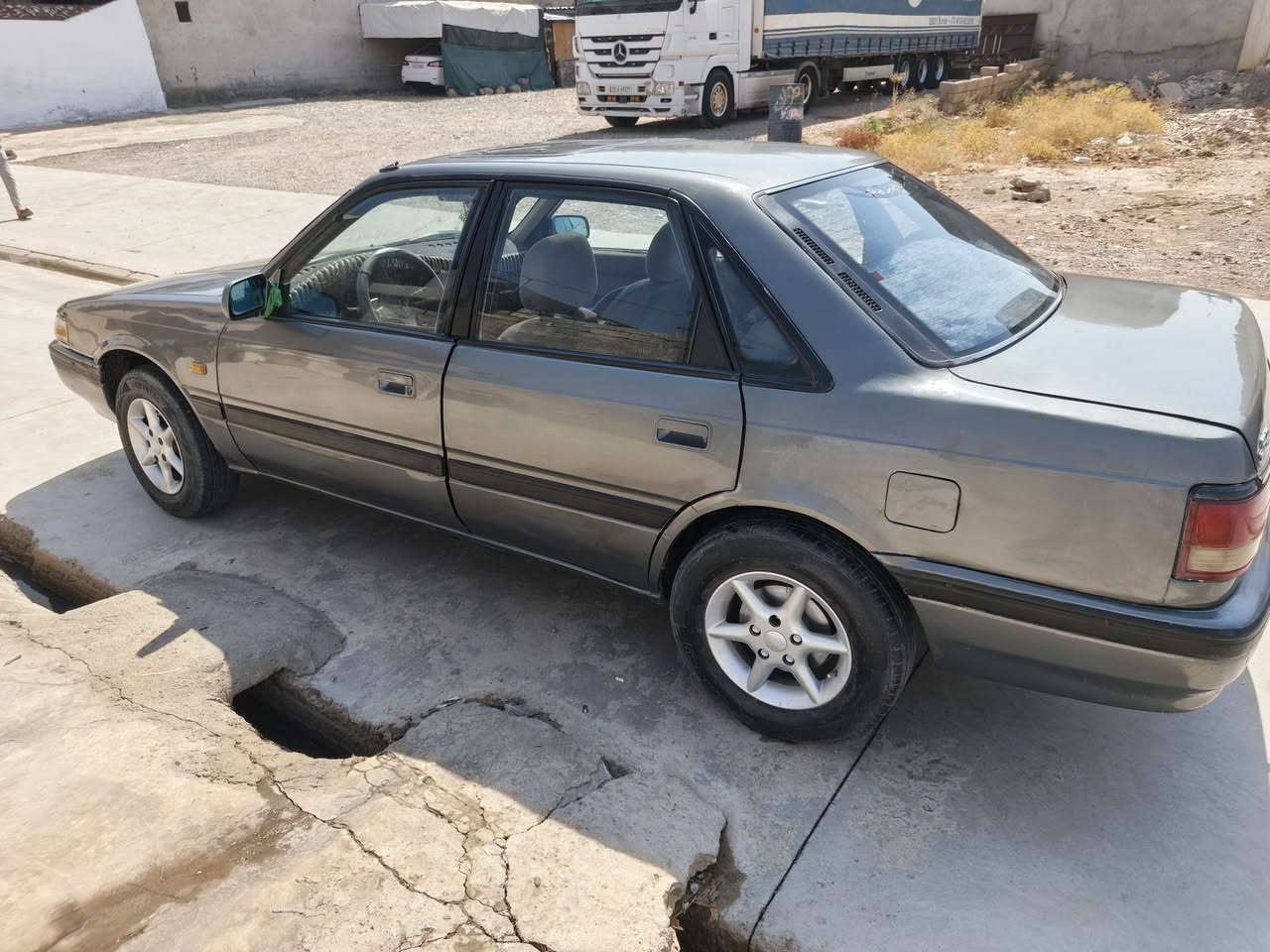 مازدا626
موديل1991
كير توماتيك 
محرك8بخ
صبغ عام جمالية
سعر 40$بي مجال شي قليل
مكان سهل نينوى
***********
