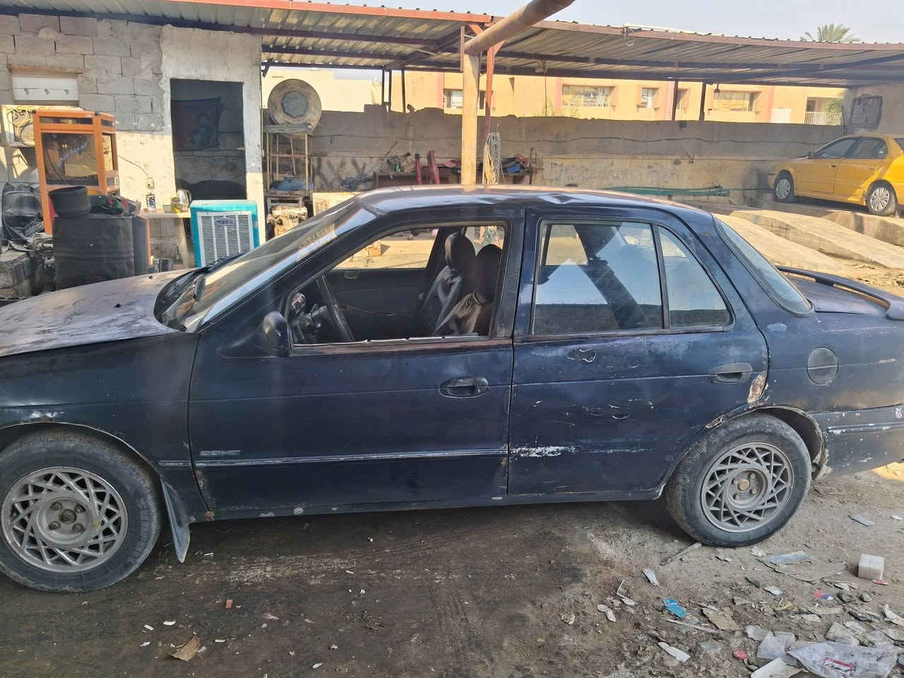 السلام عليكم 
للبيع كيا سيفيا موديل 1993 رقمها واسط باسمي تحويل ثاني يوم عليها غرامة 100 الف على المشتري سياره خير من الله سعرها قفل 17 ورقه وشرط ابيع كوم حديد هذا قديم والقديم يرادله ترتيب 

للاستفسار *********** رجا والموشراي لايكسر بحلال العالم والسوك كلشي بي

