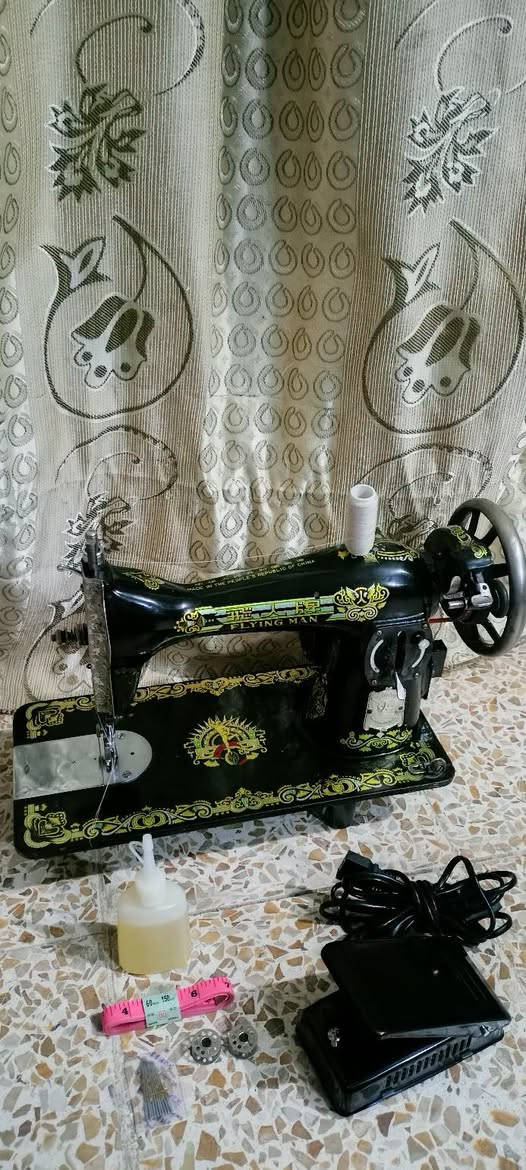 مكينة خياطة • بدون ميز • توصيل