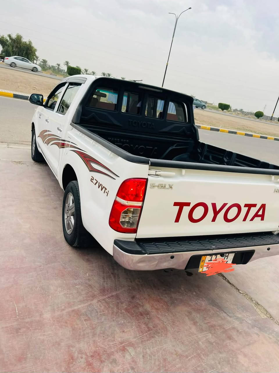 هايلوكس • ٢٠١٤ • رقم بغداد