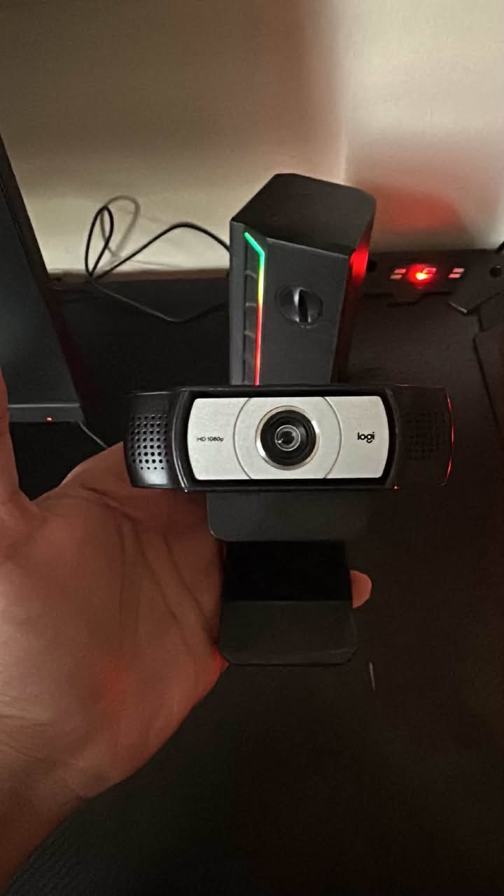 ويب كام لوجتك fhd 1080 ب100الف
كيبورد اتاك شارك ب٦٠ قفل مكاني بغداد السيدية عندي توصيل داخل بغداد 
*********** واتس فقط
