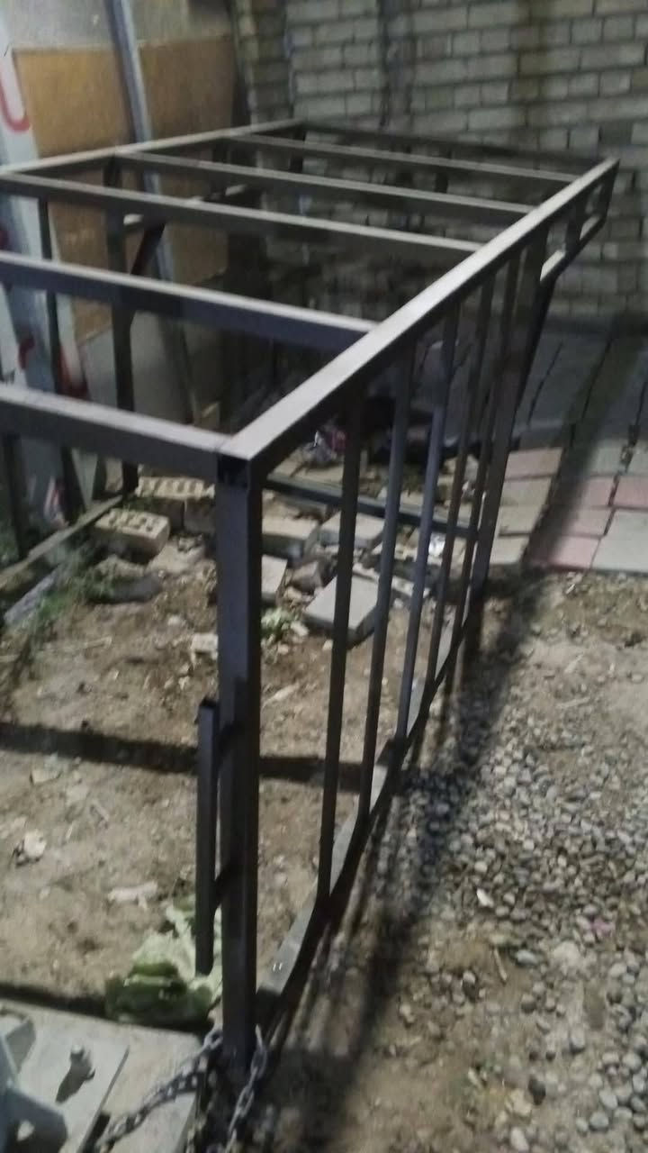 السلام عليكم شباب محجر كامل هو والكراسي للبيع جديد عنواني بغداد اللي حابب يتواصل وياي على***********
