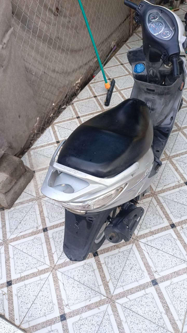 ج4 مفتوحه دراجه فول نعومه 
كله شغاله كل نقص مابيه 400 ومجاله قليل 
*********** ناصريه مركز دراجه على  البلاد

نص مكتوب في الصور:
- CAMON 20 Pro 2026.09.18 18:23 101mm f/1.7 1/60s ISO310