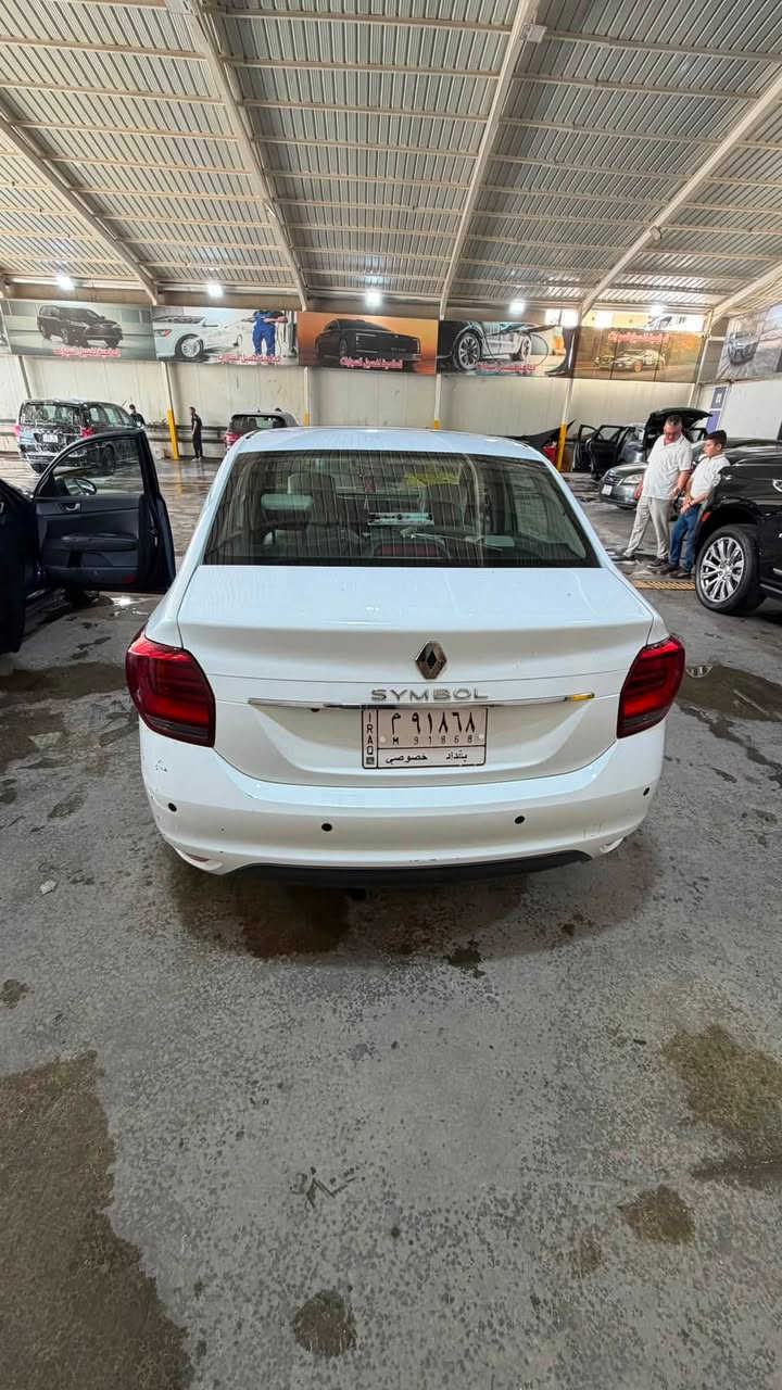 � للبيع رينو سيمبول SE موديل 2022 🚗

* رقم بغداد
* ماشية 11 ألف كم فقط
* سيارة نظيفة جداً واستعمال خفيف
* محرك اقتصادي وأداء ممتاز
* داخلية بيج أنيقة ونظيفة
* تبريد وتدفئة وكالة
* شاشة أندرويد
* كاميرا خلفية + حساسات خلفية
* ليد نهاري 
* كشافات ضباب
* مثبت سرعة (Cruise Control)
* تحكم بالميديا من خلف الستيرن
* مرايا كهربائية مع إشارات جانبية
* 4 جامات كهرباء
* السيارة لا تحتاج أي مصروف وجاهزة للاستخدام
* بيها ملاحظة بسيطة بعض  الخدوش 

💰 السعر المطلوب: 92 ورقة

للاستفسار ***********
