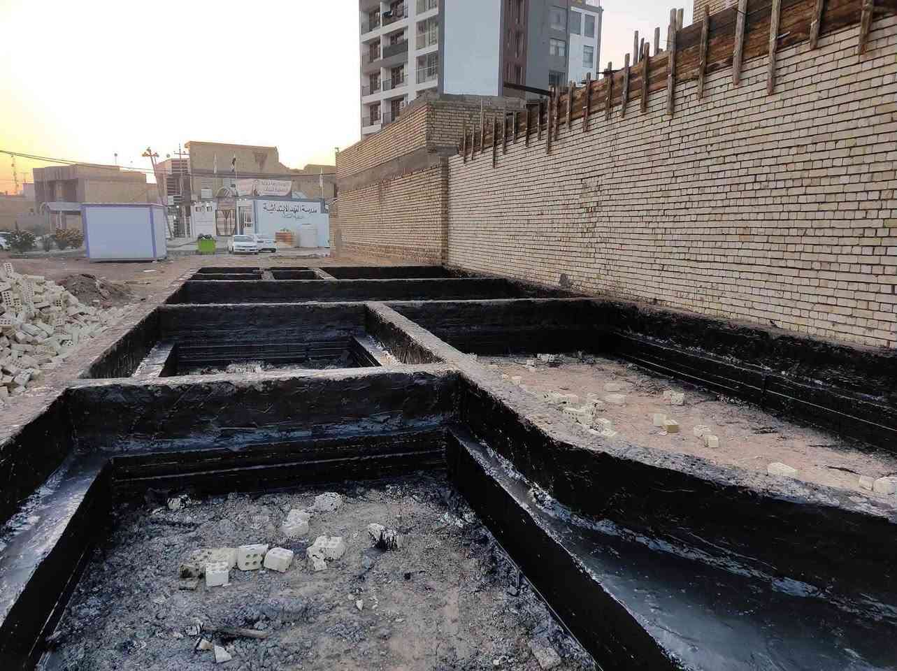 السلام عليكم يوجد زفت رمادي ودوره سطوح والاساسات سعر البرميل 70كرسته و عمله اللي يريد بخير ويدلل التصل***********
