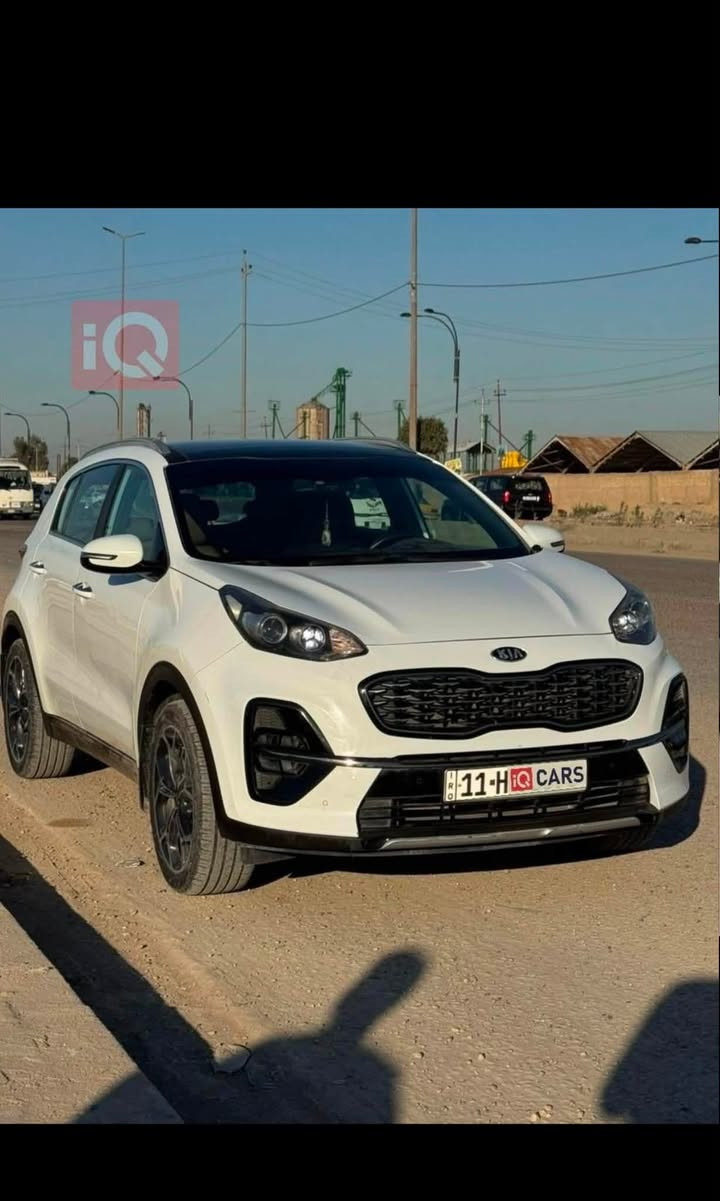 السلام عليكم 
سبورتج  2019 شكل 2020
 جي تي لاين فول مواصفات
 ماشية ٩٩ قابل للزياده
 رقم بغداد الجديد باسمي 
 السياره بيها ( باب الصدر صبغ وبيها رصعتين وتكحيل بلدعاميه )وصور السونار موجوده 
المواصفات جي تي لاين اعلى فئة بالسبورتج 
( بصمة / بانوراما / كراسي كهرباء /جنطة كهرباء / كراسي جلد / حساسات امامية / حساسات خلفيه / تبريد قطعتين / تحكمات ستيرن / ٣ وضعيات قيادة / سايد بريك دكمه / اوتو هولد / شاشة ابل كار بلاي/ اندرويد اوتو / مانع انحدار / محرك دوش / كامرة خلفية / شفتات ستيرن /شاحن واير ليس )
وبعد بيها هواي مواصفات 
مكاني بابل / حله
السعر  ١٨٢ وبيها مجال بسيط 
رقمي (***********)
(***********)
