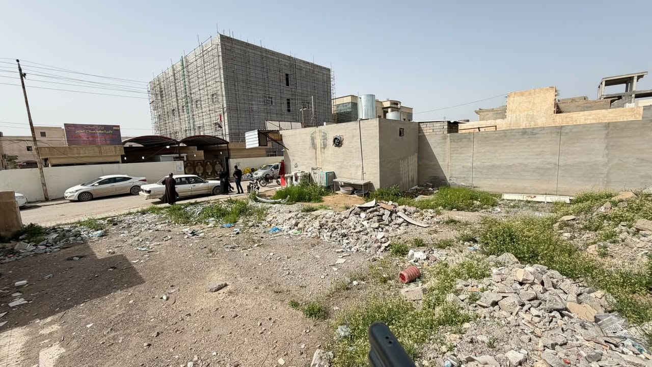 مقابل مستشفى بيجي • ٣٠٠م • محل