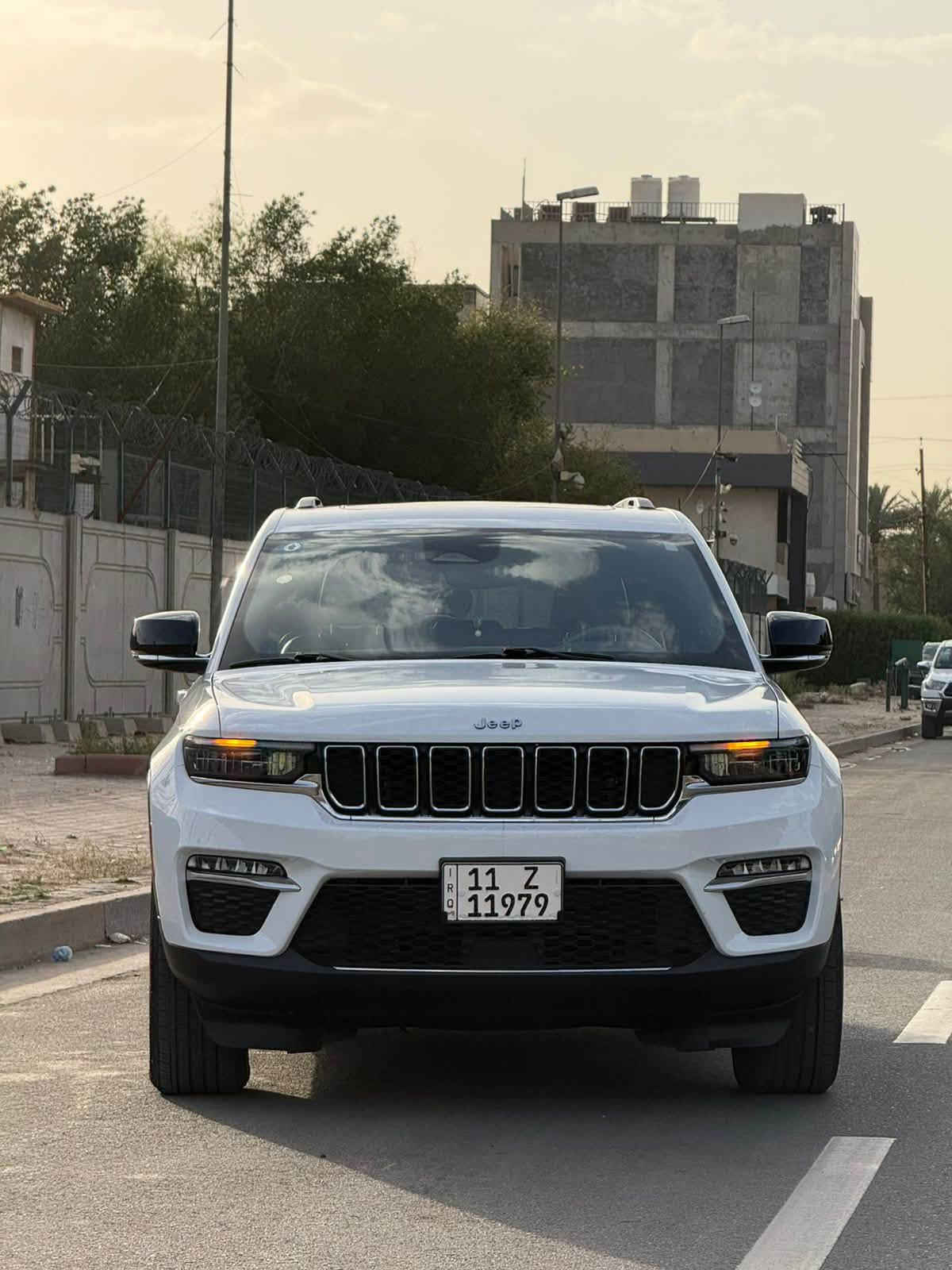 سلام عليكم
جيب هايبرد بلكن 2024 فول لمتدد ابلاص 

ماشية 44 الف  فقط

المواصفات: 

فول 

 بانورما فتحه

أربعه حساس خلفي 

إستيرن كهرباء 

اناره داخليه 

كشنات تدفه واستيرن تدفه

 كشنات كهرباء 

 بعد بيه اهواي موصفات معروفه موصفاته

الحادث : 

السيارة كلين اجتي هنا طلع باب مبدل خلف باب السايق 

السعر : 29800$

📲:***********
