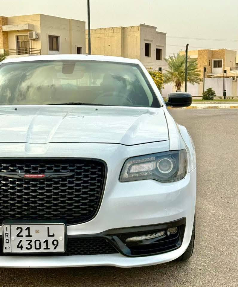 سلام عليكم السيارة للبيع نقد فقط
.
اوباما C300 وارد امريكي 2023 الاصدار الاخير🇺🇸
.
لون ابيض السيارة بيها شبر صبغ بلجاملغ الامامي  وبنيد مبدل بلادي نفس لون بدون صبغ
السيارة كلش جديدة وتسجيل وهزة جديد رقم سليمانية
.
💵السعر 265 ورقة وبيها مجال حق الجية
* 
المواصفات 
بجم S طويل دبل لحية
ماشية 19 الف
محرك V6
دفع خلفي (تو ويل)
لايت زنون وبلوجكتر زنون LED
شاشة كبيرة كار بلي 
صاج ملكي 
ويل كب 20 وتايرات الشركة
بصمة 
كامرة دوارة 
تحكم ستيرن 
•••••
مكان السيارة صلاح الدين تكريت
***********
