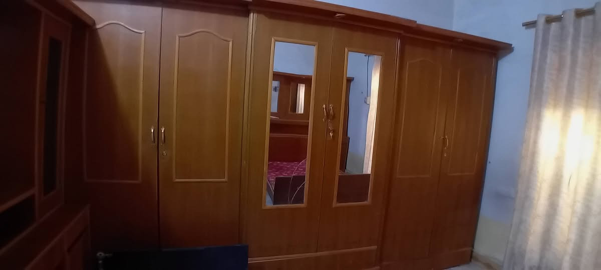 بيع مستعجل غرفه ام السته نضيفه كلش مع ملحقاتها.. العنوان الحي العسكري مجاور الدكتوره السوريه ام الاسنان.. الاتصال على ***********
