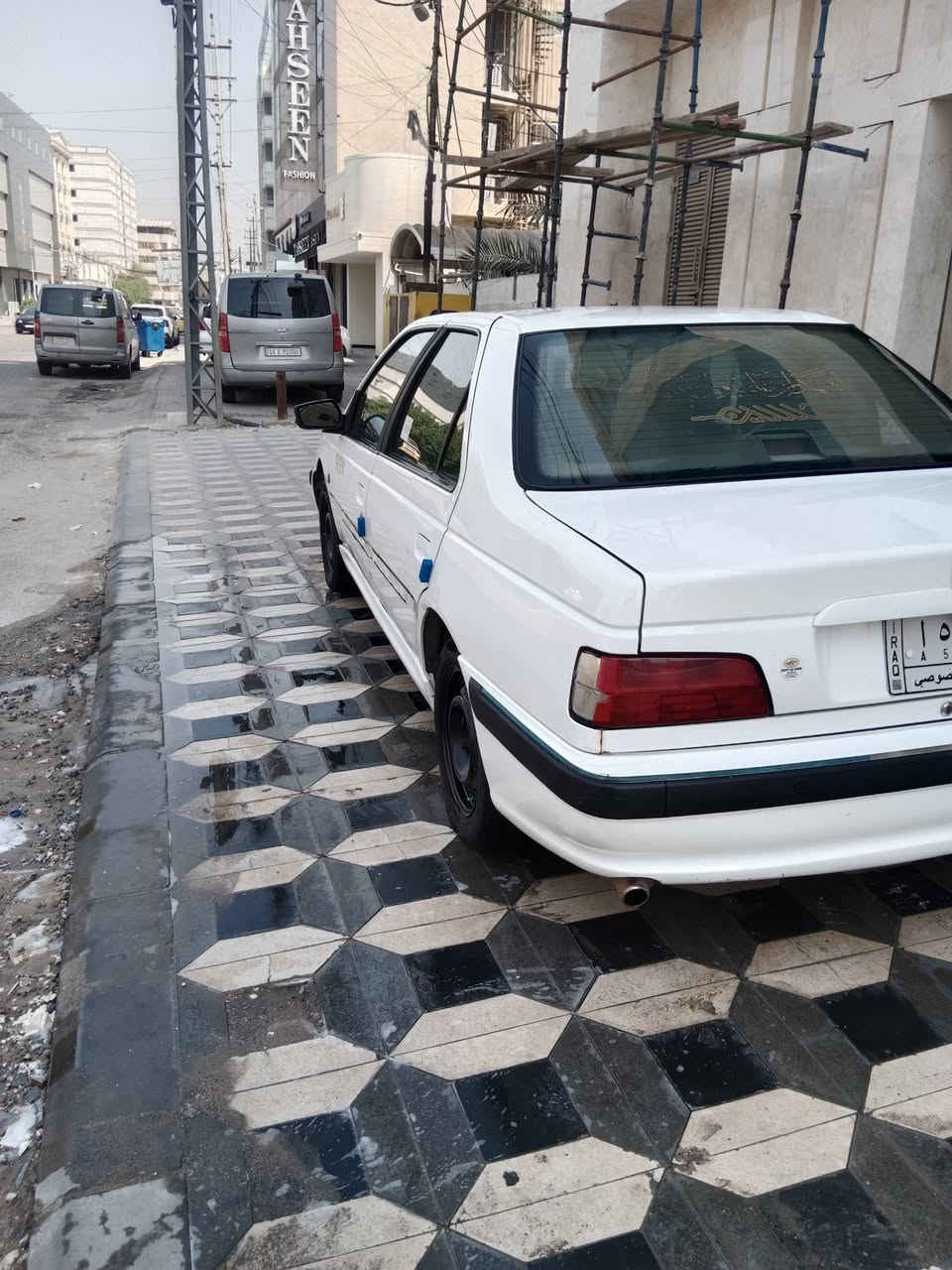السلام عليكم بيجو  موديل 2021 للبيع
بيه ضربه بجم بس مو قويه تبديل مداكر  وبنيد  
السعر 45 تواصل واتساب فقط او اتصال ***********
