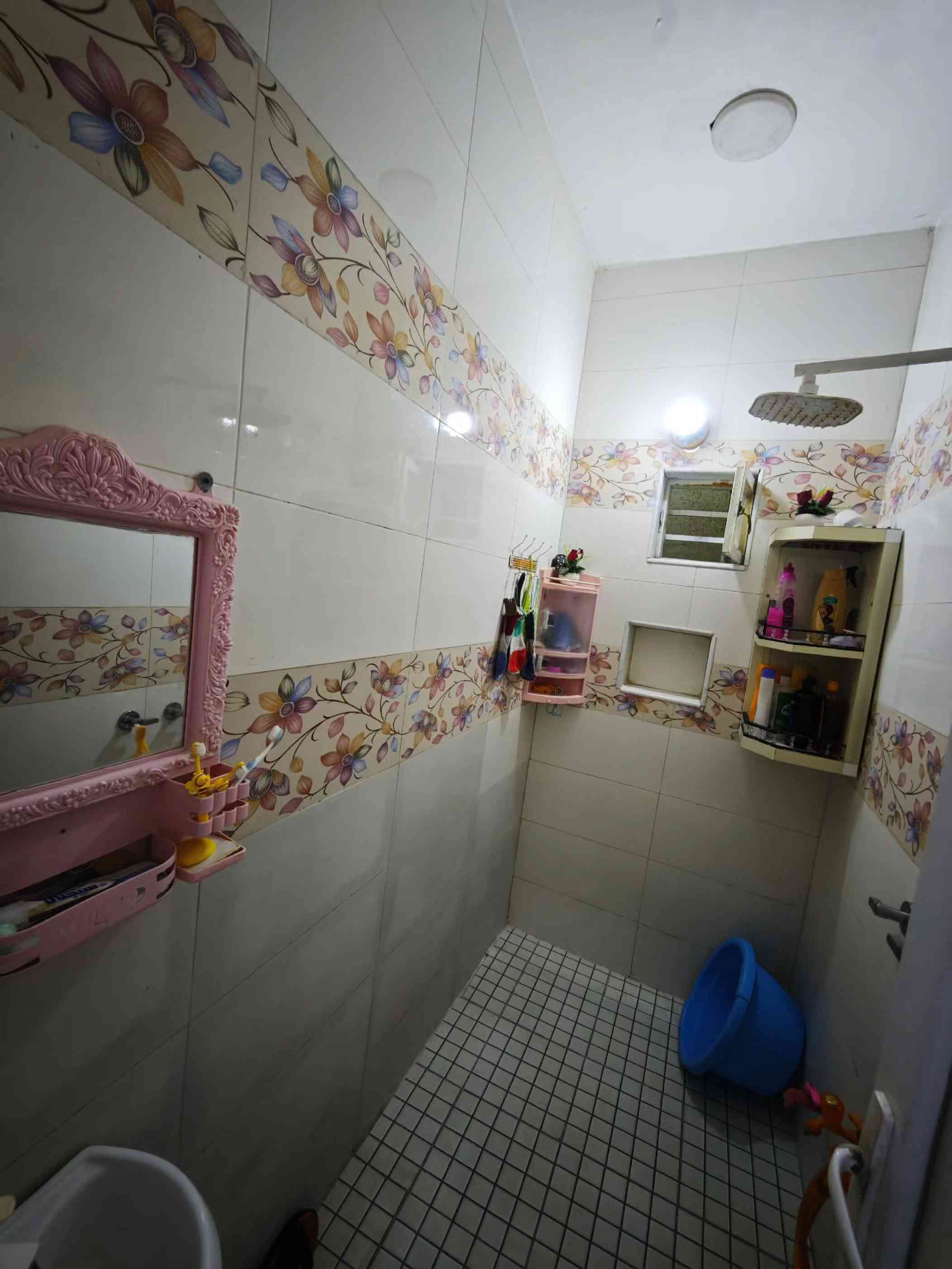بيت للبيع  📍الموقع: ميسان - العمارة / الشيشان الثانية🏠 📐 المساحة: 100 متر (طولاني) 🏗️ سنة البناء: 2023 (بناء حديث - صب كونكريت بالكامل 🛠️) 🏢 العدد: طابق واحد 🛋️ المشتملات والخدمات الداخلية: 🛌 غرفة نوم مريحة 🛋️ استقبال واسع للضيوف 🛋️ صالة معيشة 🍳 مطبخ نظام (حار / بارد) 🚿 صحيات داخلية وخارجية 💰 السعر المطلوب: 75 مليون (قابل للتفاوض البسيط) 🏷️ 📞 للتواصل والاستفسار: يرجى الاتصال على الرقم: *********** ☎️🤳 #عقارات  #قطع_اراضي  #عقار  #بيع_و_شراء_عقارات #الشعب_الصيني_ماله_حل😂😂 
