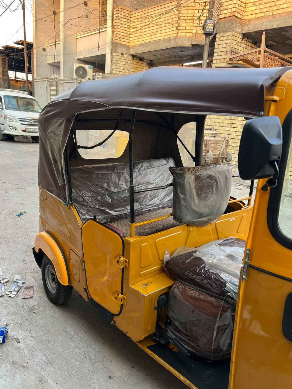 تكتك للبيع موديل 21 رقم انكليزي تحويل ثاني يوم السعر7250 سبعة وميتين وخمسين وبيها مجال العنوان بغداد حي اؤر  امبدل بوشة وبستم قبل شهر الشراي يتصل ***********
