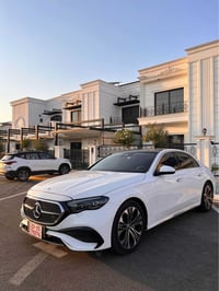 E350 4Matic • ٢٠٢٥ • ٢١٠٠٠ كم