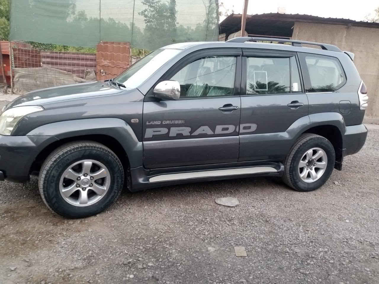السلام عليكم
للبيع سيارة برادو 2008 فئة VX حادثهه جاملغ ايمن مع تعمير المثلث الايمن للبنيد و جراد بالقمارة والباقي كله شغال اوشغل اسويجك واتوكل وين ما اتروح السيارة ماشية ما يقارب 160 لسعر المطلوب 160 وبي مجال حك الجية 
رقم التلفون ***********
