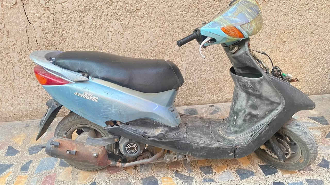 دراجه بريز لكزز  للبيع طافيه السعر ٢٥٠
العنوان بغداد ***********
