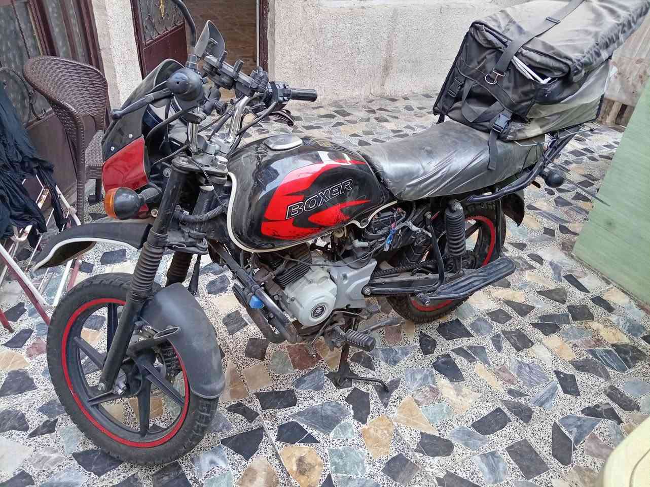 دراجه بوكسر مديل 23 لبيع
بدون أوراق اكفلك سرقه 

سويت بيهه حادث صار شهر ما مشتغله
سعرها 800
 بغداد مدينه الصدر 
***********
