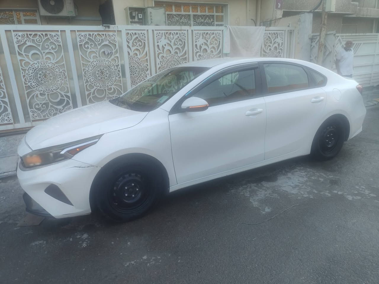 🚘 للبيع كيا فورتي 2022

🔹 مكينة 2000
🔹 كير CVT
🔹 تحكم سرعة + تثبيت سرعة
🔹 تحديد مسار
🔹 رادار أمامي وخلفي
🔹 حساسات رادار جانبية
🔹 إشارات بالمرايا
🔹 تبريد مكفول ❄️
🔹 مكينة مكفولة
🔹 كير مكفول مع صيانة وتبديل دهن الكير
🔹 السيارة بدون صبغ

🇺🇸 حادث أمريكي كما موضح بالصور، والسيارة وارد أمريكا.

🇮🇶 في العراق: تم تبديل باب جهة بصف السائق، الباب أصلي مطابق والباب البلادي،  الأصلي موجود أيضاً.

📍 المكان: بغداد – حي الرافدين
💰 السعر: 132 — بيها مجال بسيط

📱 واتساب فقط: ***********

❌ غير متواجد على فيسبوك، التواصل واتساب فقط.

