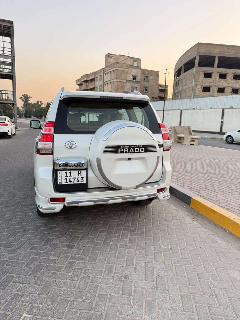 السلام عليكم
برادو باب اول VX اعلى فئة

اليكم التفاصيل الآتية:

سعة المحرك ٤٠٠٠ لتر

🚘 خليجي 

🚘 زيرو

🚘 الموديل 2014

🚘 سعة المحرك V6 

🚘 يبلغ عزم الدوران 381 نيوتن/ متر 

🚘 القوة الحصانية 271 حصان 🐎🐎

🚘 عدد AIR BAG 9 ‼️

🚘 دفع رباعي AWD

🚘 حساسات أمامية 

🚘 حساسات خلفية

🚘 لايت زينون + LED

🚘 كشافات 

🚘 بك لايت LED

🚘 سلايد رووف 

🚘 حجم الاطار 265/55R19 

🚘 ويل كب 19

🚘 4 دسك

🚘 ماسحة خلفية

🚘 اريل نفكيتر 

🚘 مفتاح التشغيل بصمة

🚘 شاشة

🚘 كاميرا دوارة

🚘 4 كاميرات 

🚘 الانارة الداخلية LED

🚘 المقاعد جلد لون أبيض

🚘 حركة المقاعد الأمامية كهرباء

🚘 حركة المقاعد الخلفية كهرباء 

🚘 تتسع المقصورة ل 7 ركاب

🚘 مثبت السرعة Cruise

🚘 المودات والأوامر الصوتية

🚘 فحص أنظمة السيارة 

🚘 حساسات ضغط اطارات 

🚘 مقود جلد حياكة 

🚘 تبريد شاشة

🚘 3 قطع تبريد

🚘 شاشة خلفية للتحكم في التبريد 

🚘 ثلاجة

🚘 ا ABS

🚘ا ISOFIX    ايزو فكس

🚘 نظام مانع الانزلاق

🚘 نظام نزول المنحدرات

🚘 اشارة في المرايا الجانبية

🚘 مخرج منفذ الطاقة ⚡

🚘 ا  Bluetooth / USB

🚘 شاحن هاتف Wireless 

🚘 تطعيم الدواخل المنيوم وخشب

🚘 النظام الصوتي JBL 

🚘تشغيل عن بعدبالبصمة

‏🚘 ستيرن كهرباء 

🚘 كشنات تدفئة+تبريد 

‏🚘 مريء شفط 

السيارة مكفولة من الحادث والصبغ جديدة السيارة تخم تاير جديد دهن جديد جاهزة من كل النواحي 

ومابيها ولا غلطة 

السونار مرفق بلمنشور 

للأستفسار :- ‭***********‬

الموقع :- بغداد الطالبية 

السعر :- 315 ورقة وبيها مجال
