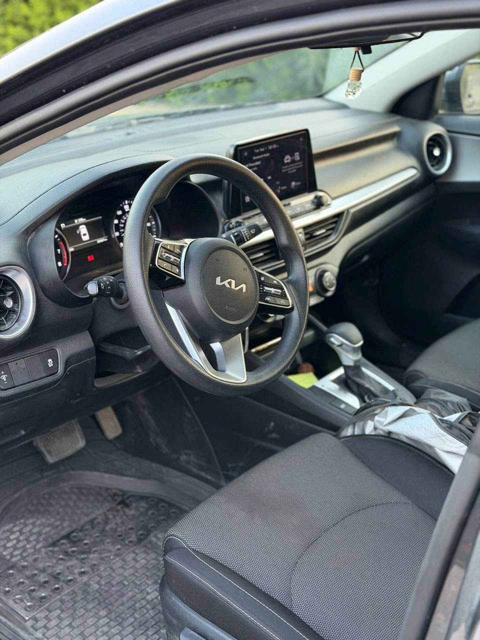 KIA Forte
دوو بارجه صبوغ بي داخلي بي يرباك جملغ و بولند صبوخ بي داخلي بي يرباك گير و مكينه شرت تحويل و وكاله شرت
*********** اكر, نينوى
