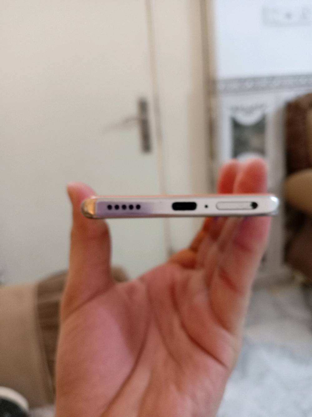 سلام عليكم هونر x9b5G جهاز نضيف بمعنى الكلمة الذاكرة العشوائية 12 والداخلية 256 للاستفسار ***********