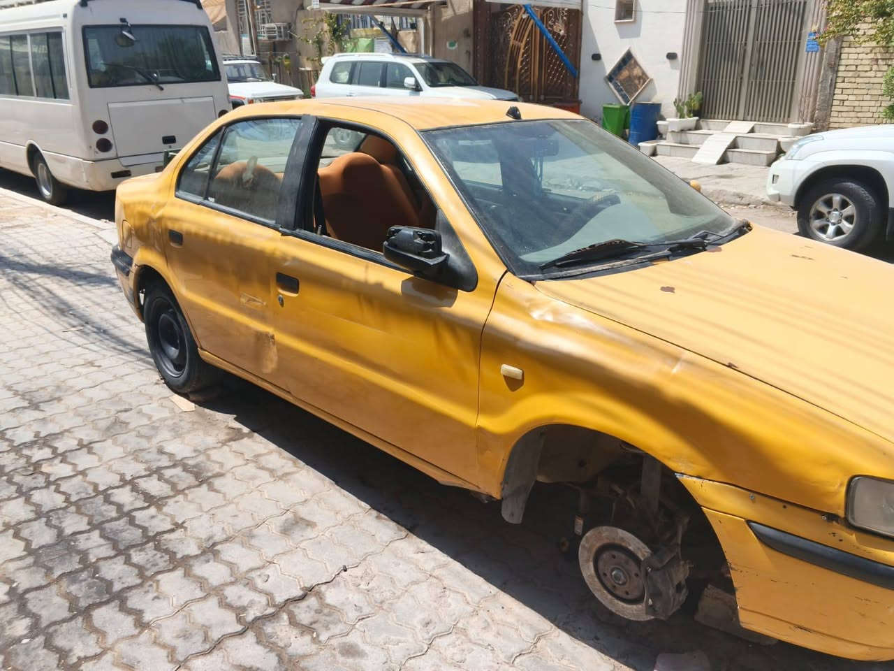 سمند موديل 11 للبيع
رقم كربلاء  السيارة محوره گير و مكينة كورلا بيكاتشو السيارة خير من الله
وكفت عندي المروحة و گومت كازگيت و فتحت المكينة جفتتها تجفيت درجة اولى و تقريبا شبه كملت بقى بس التقفيل 
لكن بسبب اقساط السيارة و فلوس التجفيت جزرت عليه الاقساط 
  ابيعها على وضعها ب 20

***********
